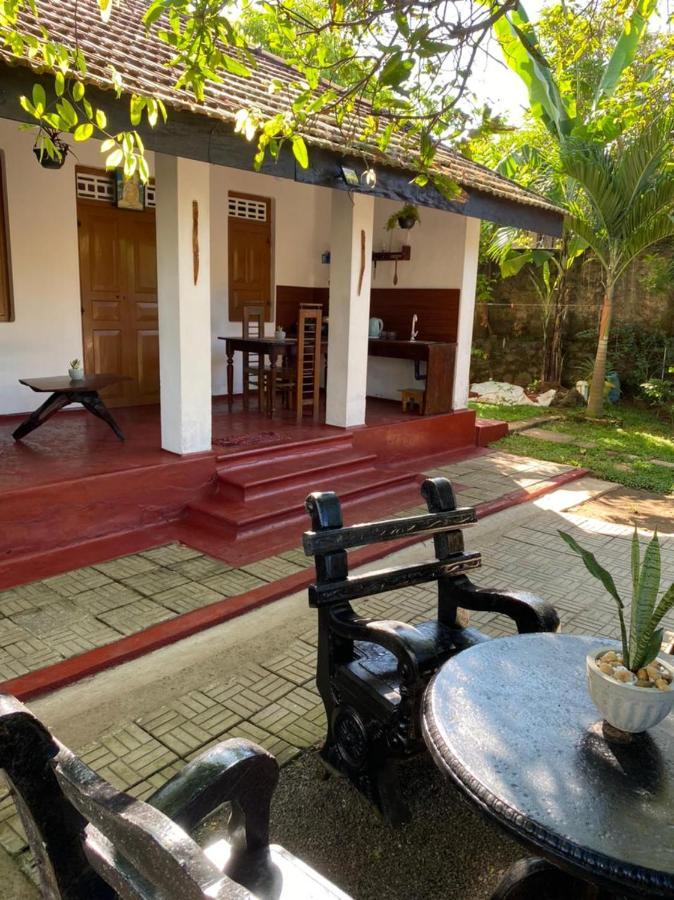 Ami Place With Kitchen Homestay Hikkaduwa